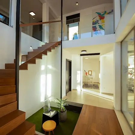 Villa Gloss *