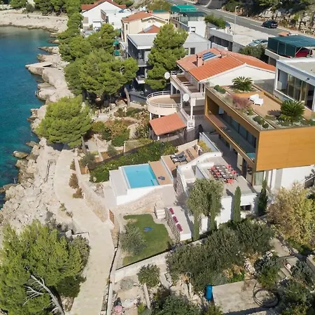 Villa Gloss *