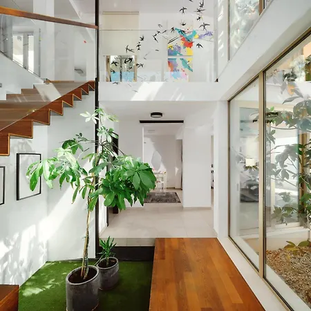 Aparatment House Gloss