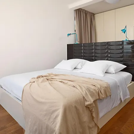 Aparatment House Gloss