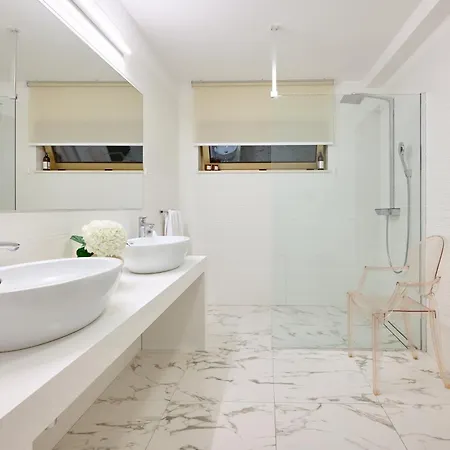 Aparatment House Gloss