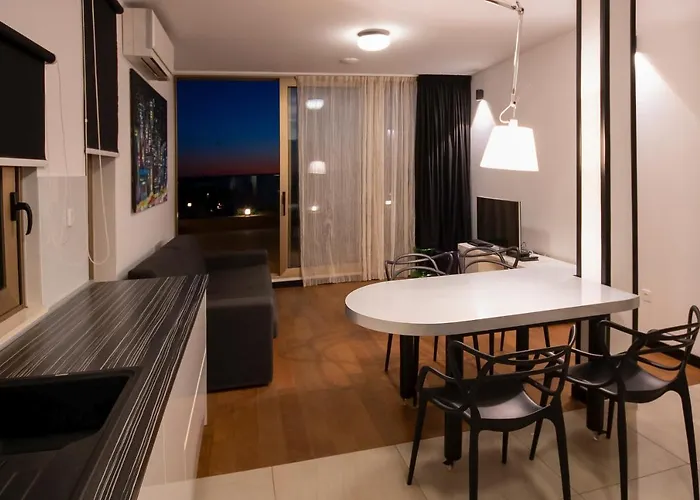 וילה Gloss פרימוסטן